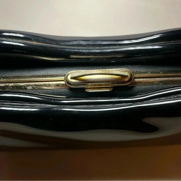 Vintage 1960s Kismet Creations Black Purse Shiny Medium MCM Gold Hardware Classy - Picture 7 of 15